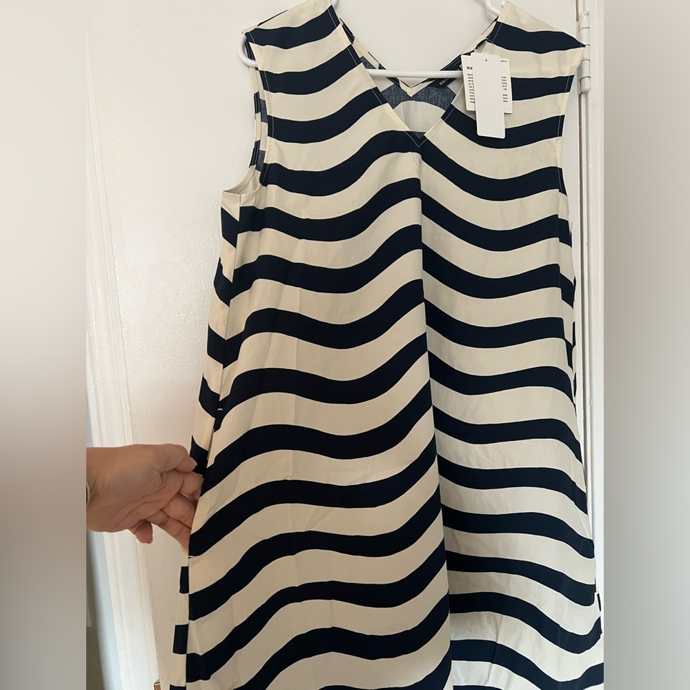 💙 NWT Marimekko x Uniqlo Navy and White Wave Pattern Midi Dress- size L 💙 - Picture 5 of 9